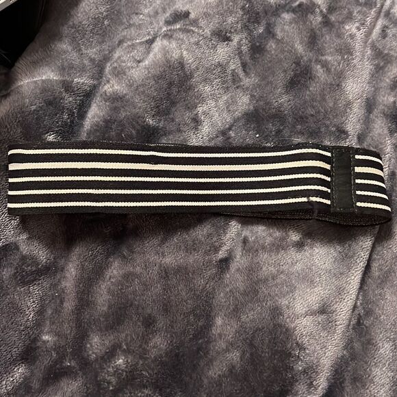 Under armor headband  - Picture 2 of 2
